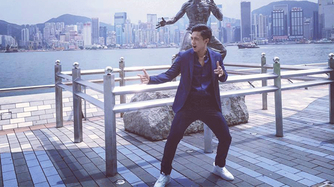 Hữu Vi diện suit cùng giày sneaker đẹp mà, sao lại chê? Ảnh 2