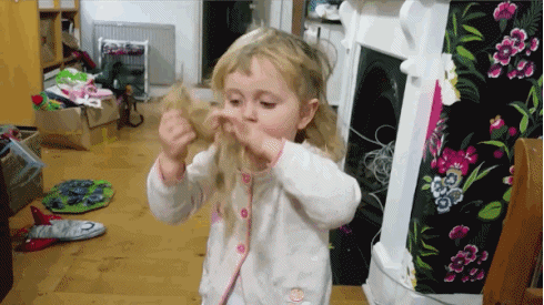 Chỉ có ngày xưa ta bé mới dám chơi những trò 'drama' cạn lời đỡ không nổi này Ảnh 2