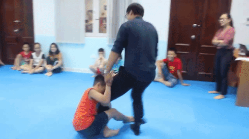 Kĩ năng đơn giản mà hiệu quả giúp trẻ em thoát khỏi những kẻ bắt cóc Ảnh 2