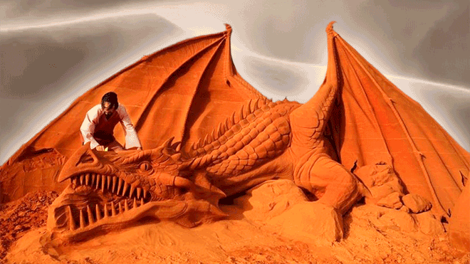 Không thể tin được khi biết những bức tượng này làm từ cát Ảnh 2