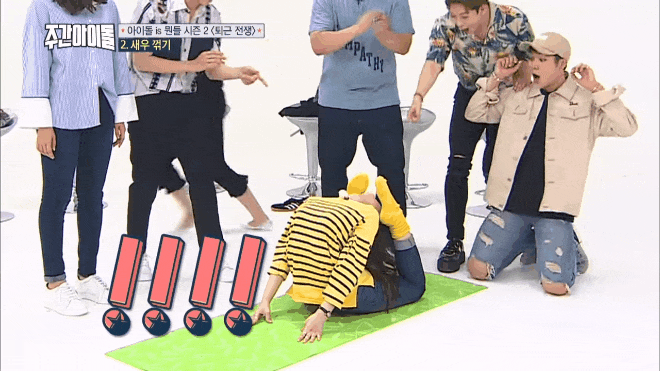 Đau xương sống với những màn uốn dẻo như diễn xiếc của sao Hàn trên truyền hình Ảnh 2