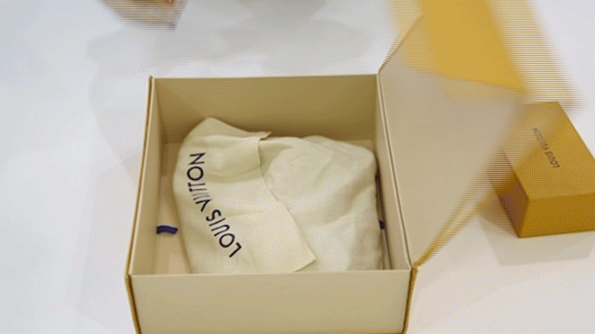 Clip: Đập hộp LV x Supreme, mắt thấy tay sờ 'giấc mộng thế kỷ'! Ảnh 2