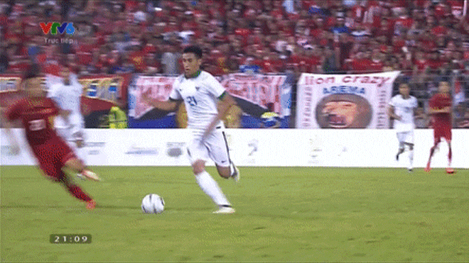 Công Phượng và đồng đội đau đớn vì những pha “đốn giò” của Indonesia Ảnh 2