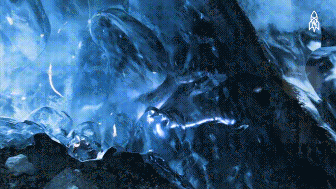 Mạo hiểm đi sâu 12.000m vào lõi băng: Ai ai cũng mắt tròn mắt dẹt trước thế giới nhiệm màu Ảnh 2