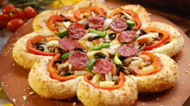 Sao Việt rầm rộ chia sẻ về pizza hình hoa siêu lạ Ảnh 2