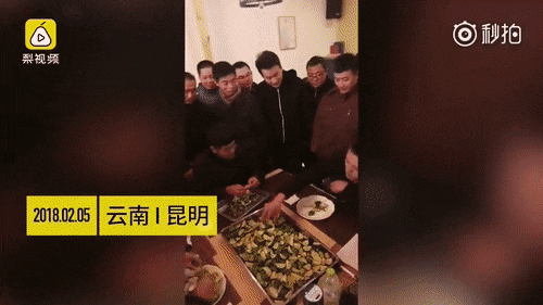 Anh chàng nhắm mắt nhắm mũi ăn hết 117 lát chanh chua chỉ vì 18 triệu đồng tiền cá cược Ảnh 2