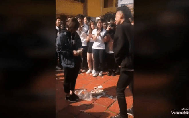 Cô gái dũng cảm nhất 'Vịnh Bắc Bộ' khi tỏ tình với 'crush' giữa sân trường trước thềm Valentine Ảnh 2