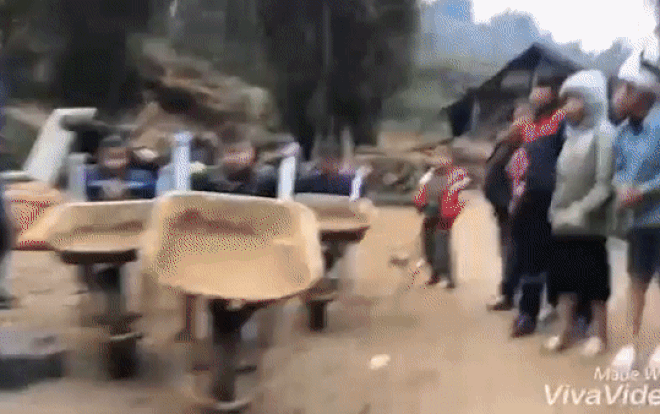 Giải đua xe cút kít mở rộng của trẻ em vùng cao: Gay cấn phút đầu, bất ngờ phút cuối Ảnh 2