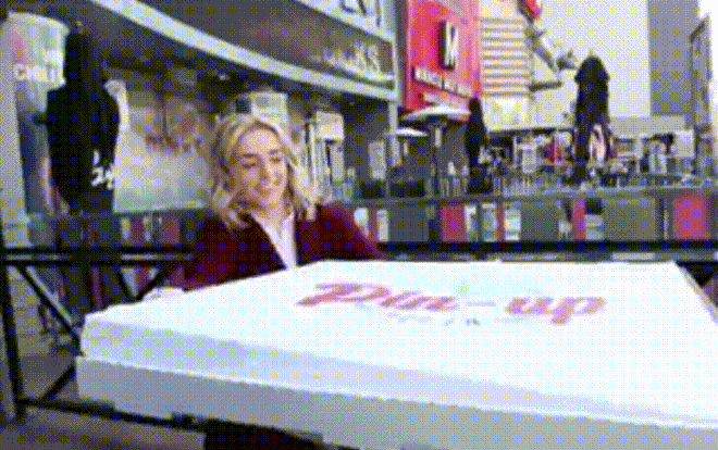 Quên những cây kem New York đồ sộ đi, đến Las Vegas ăn bánh pizza khổng lồ ngon hơn nhiều! Ảnh 2