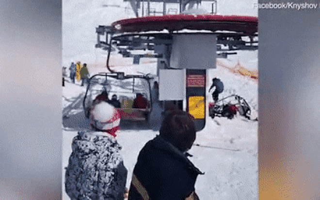 Kinh hoàng hành khách văng khắp nơi khi cáp treo gặp sự cố Ảnh 2