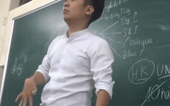 Thầy giáo dạy cả lớp tán gái bằng cách… đo tốc độ trả lời inbox của tụi con gái! Ảnh 2