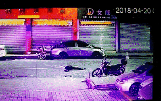 Uống rượu say rồi nằm vật ra đường, người đàn ông gặp tai nạn thảm khốc Ảnh 2