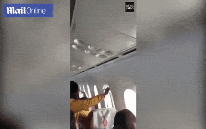 Thót tim cảnh máy bay bật tung kính cửa sổ ngay trên không Ảnh 2