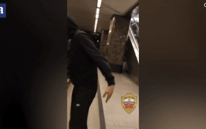 Liều mạng nằm dưới đường ray chờ tàu chạy qua vì lý do ngớ ngẩn Ảnh 2