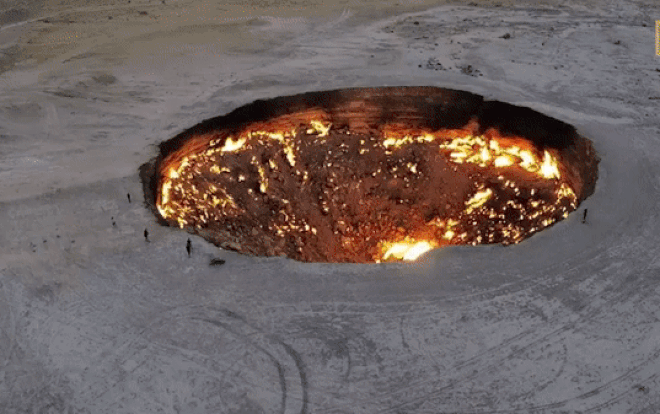 'Miệng địa ngục' bốc cháy suốt 50 năm Ảnh 2