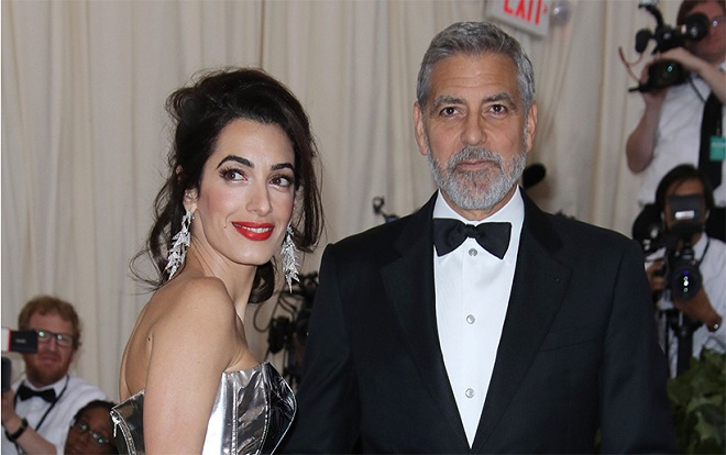 Điểm qua những thảm họa makeup tại Met Gala 2018