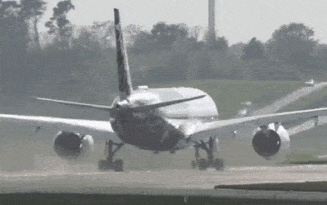 Máy bay cất cánh thẳng đứng đầy ngoạn mục Ảnh 2