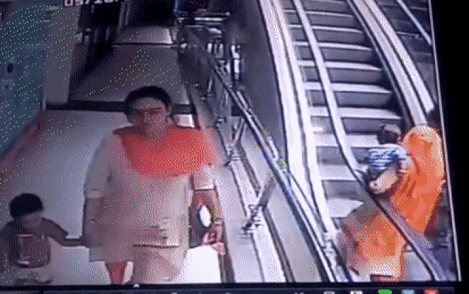 Bé 10 tháng tuổi chết tức tưởi vì mẹ mải chụp ảnh ‘tự sướng’ Ảnh 2