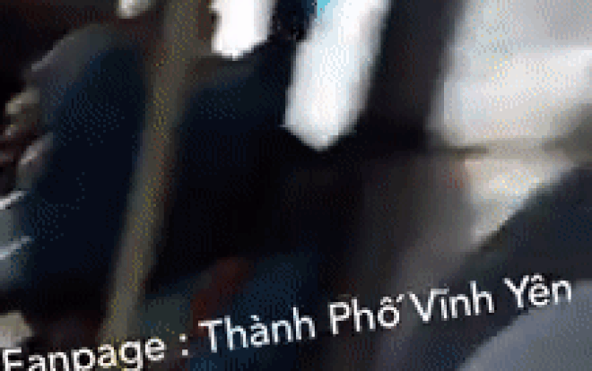 Nam nhân viên xe buýt dùng tay kẹp cổ, đạp hành khách xuống đường Ảnh 2