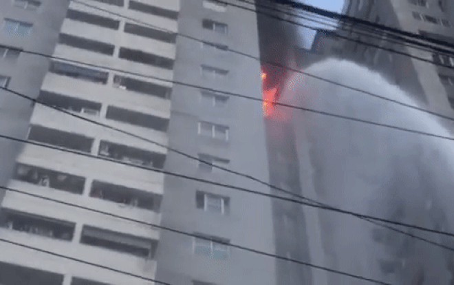 Cháy lớn tại tại tầng 18 chung cư, nhiều người mắc kẹt được cứu sống Ảnh 2