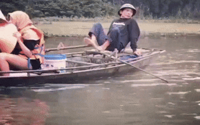 Người Việt Nam chèo đò điệu nghệ bằng chân gây ấn tượng với cộng đồng mạng nước ngoài Ảnh 2