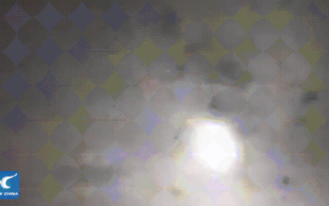 Thiên thạch rơi thủng mái nhà dân ở Trung Quốc Ảnh 2