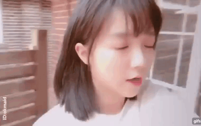 Quay clip đóng giả biểu cảm đáng yêu của loài mèo, hotgirl khiến hàng nghìn người 'lịm tim' vì quá xinh đẹp Ảnh 2