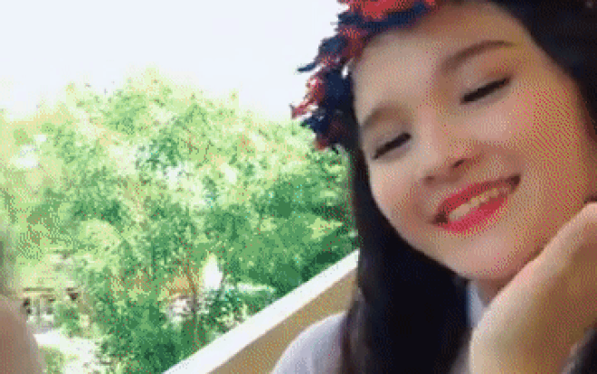 Clip hot nhất mùa kỷ yếu bạn đừng nên bỏ lỡ: Ngắm dàn nữ sinh cực phẩm xếp hàng quay clip khoe sắc Ảnh 2