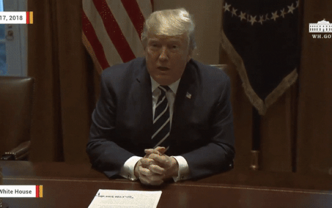 Ông Trump thề tin tưởng tình báo Mỹ, Nhà Trắng bỗng tối đen Ảnh 2