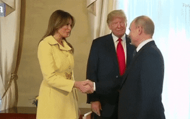Biểu cảm lạ của bà Trump sau khi bắt tay Tổng thống Putin Ảnh 2