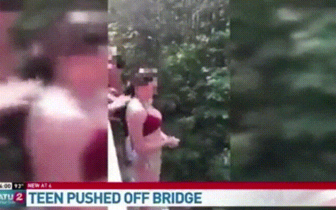 'Rớt tim' khoảnh khắc cô gái bị bạn đẩy xuống sông từ độ cao 18 m Ảnh 2