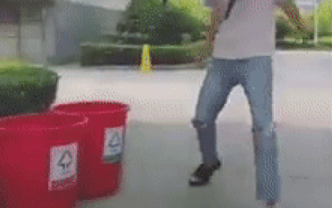 F.A lâu ngày đến cái thùng rác có đôi cũng ngứa mắt muốn chia rẽ Ảnh 2