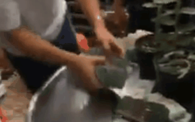 Thương vụ mua lan quý trị giá 2,7 tỷ gây xôn xao mạng xã hội ngày cuối tuần Ảnh 2