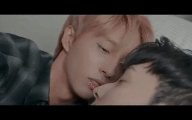 Holland: Từ quá khứ bị bắt nạt đến chàng ca sĩ đầu tiên công khai đồng tính tại Hàn Quốc Ảnh 2