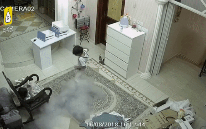 Xe điện cân bằng bất ngờ phát nổ trong nhà khi đang hoạt động Ảnh 2