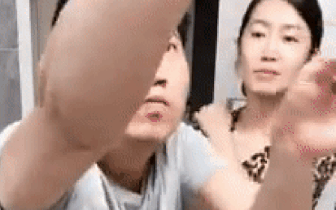 Trổ tài ảo thuật để lừa vợ ai ngờ bị lừa lại, anh chồng ngơ ngơ không hiểu chuyện gì đang xảy ra Ảnh 2