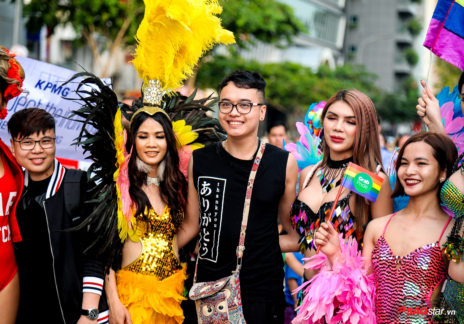 VietPride 2018 - Đã lâu lắm rồi, LGBT Sài Gòn mới có những ngày cờ lục sắc rợp trời, cái nắm tay, hôn nhau nồng nàn đến thế! Ảnh 4