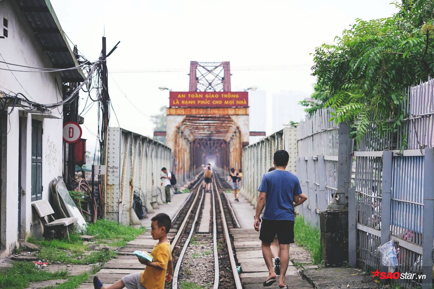 Chùm ảnh chứng minh chỉ cần gió thu tràn về, Hà Nội đi đến đâu cũng đẹp long lanh như tranh vẽ Ảnh 5