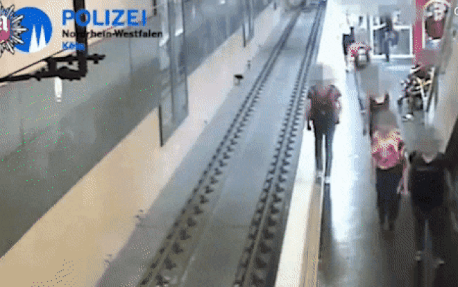 Cãi nhau với bạn gái, thanh niên 'giận cá chém thớt' đẩy người qua đường xuống ray tàu hỏa Ảnh 2