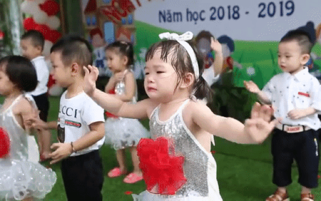 Những em bé đáng yêu nhất thế giới khiến dân mạng phát cuồng mỗi khi xuất hiện Ảnh 2