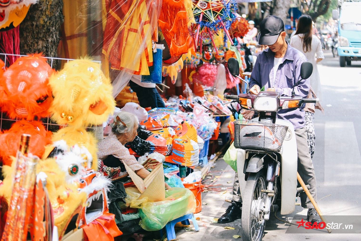 Lên phố Hàng Mã ngay thôi, không khí trung thu đã ngập tràn với sắc màu rực rỡ đẹp như mơ rồi đấy! Ảnh 14