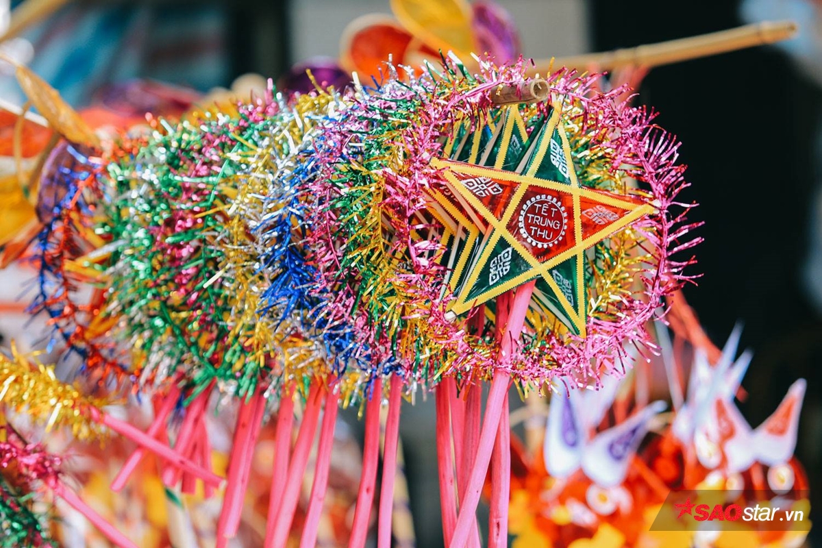 Lên phố Hàng Mã ngay thôi, không khí trung thu đã ngập tràn với sắc màu rực rỡ đẹp như mơ rồi đấy! Ảnh 27