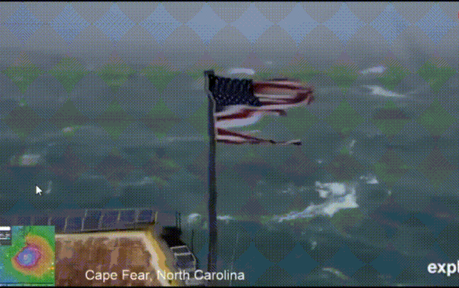 Quái vật Florence đổ bộ, lá cờ Mỹ cắm ngoài bờ biển bị xé tan nát Ảnh 2