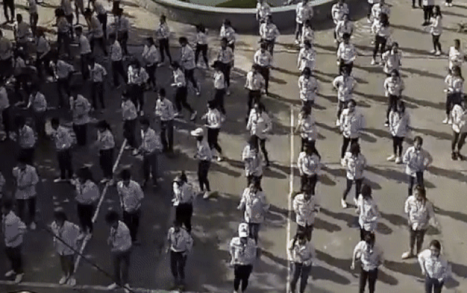 Clip học sinh Nam Định vừa tập thể dục vừa múa võ khiến dân tình thích thú Ảnh 2