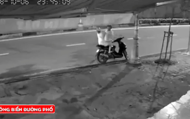 Clip nam thanh niên thẳng tay tát bạn gái rớt xuống khỏi xe, lớn tiếng chửi bới và đe dọa 'tao giết mày ngay' gây tranh cãi Ảnh 2