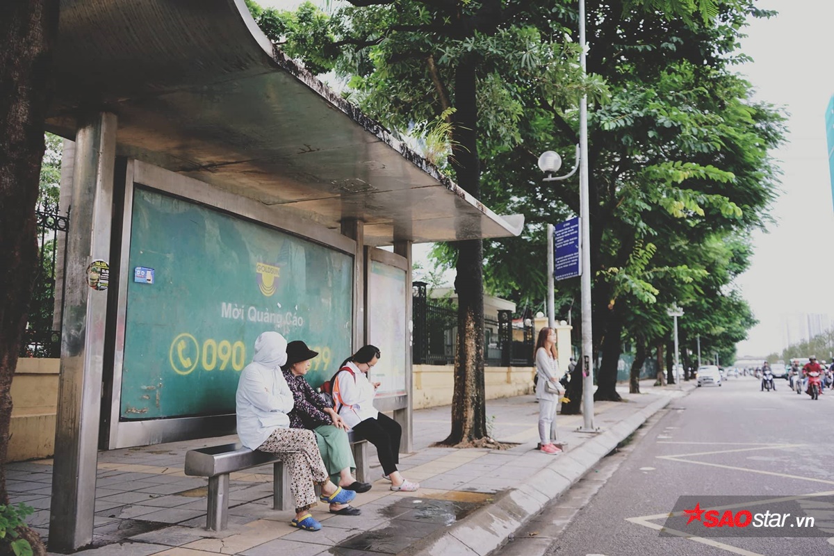 Từng có lúc ghét cay ghét đắng xe buýt nhưng chẳng có sinh viên nào quên được những kỉ niệm bình yên trên chiếc xe thân thuộc 1 thời Ảnh 14