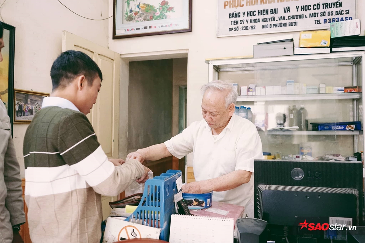 Chuyện phía sau phòng khám của vị bác sĩ già 25 năm thắp hy vọng cho bệnh nhân nghèo ở Hà Nội Ảnh 6