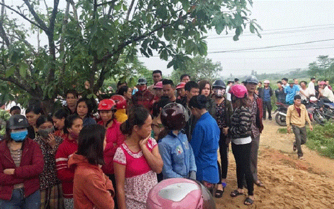 Bàng hoàng phát hiện cặp vợ chồng trẻ cùng 2 con nhỏ tử vong trong tư thế treo cổ ngay tại nhà Ảnh 2