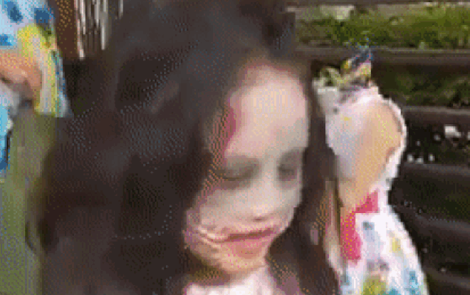 Dựng tóc gáy với màn hóa trang thành… người không đầu của cô bé trong dịp lễ Halloween Ảnh 2