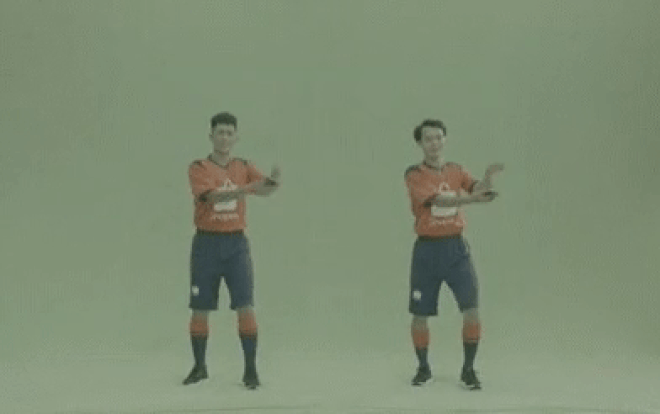 Không chỉ là người hùng trên sân cỏ, các cầu thủ U23 Việt Nam còn 'đốn tim' người hâm mộ với những điệu nhảy cực ăn ý Ảnh 2